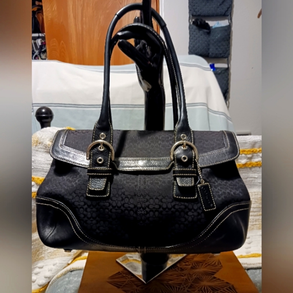 SOLD DO NOT BUY Coach Black Shoulder Bag